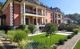 APARTAMENT przy jeziorze